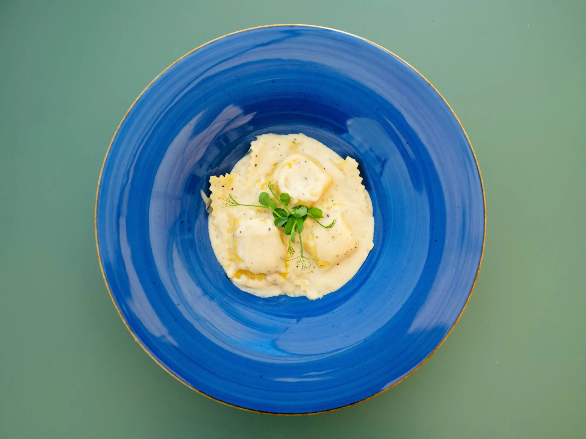 Polnjene ravioli PINO e pepe